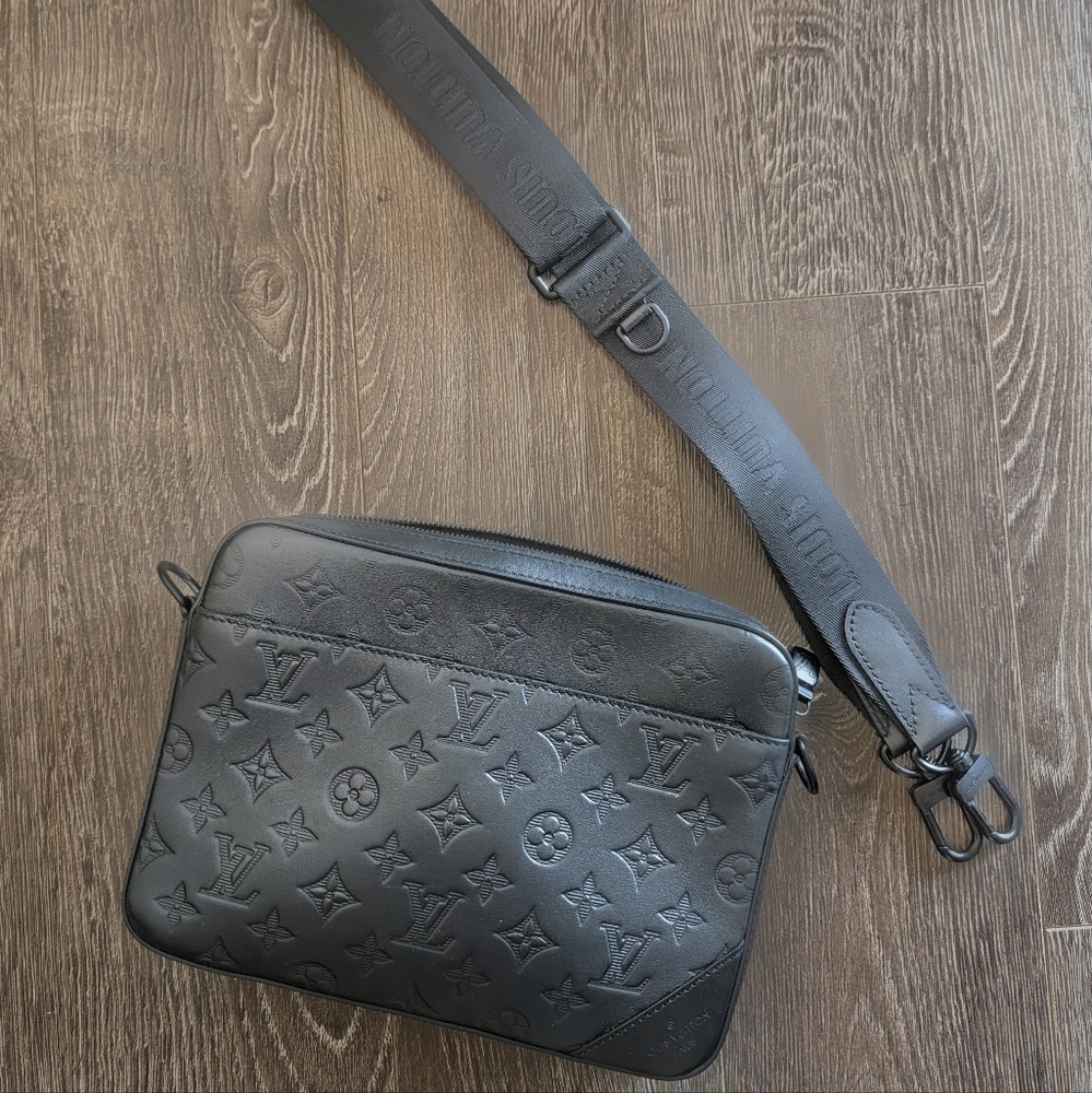 Louis Vuitton Monogram Black Messenger Bag
